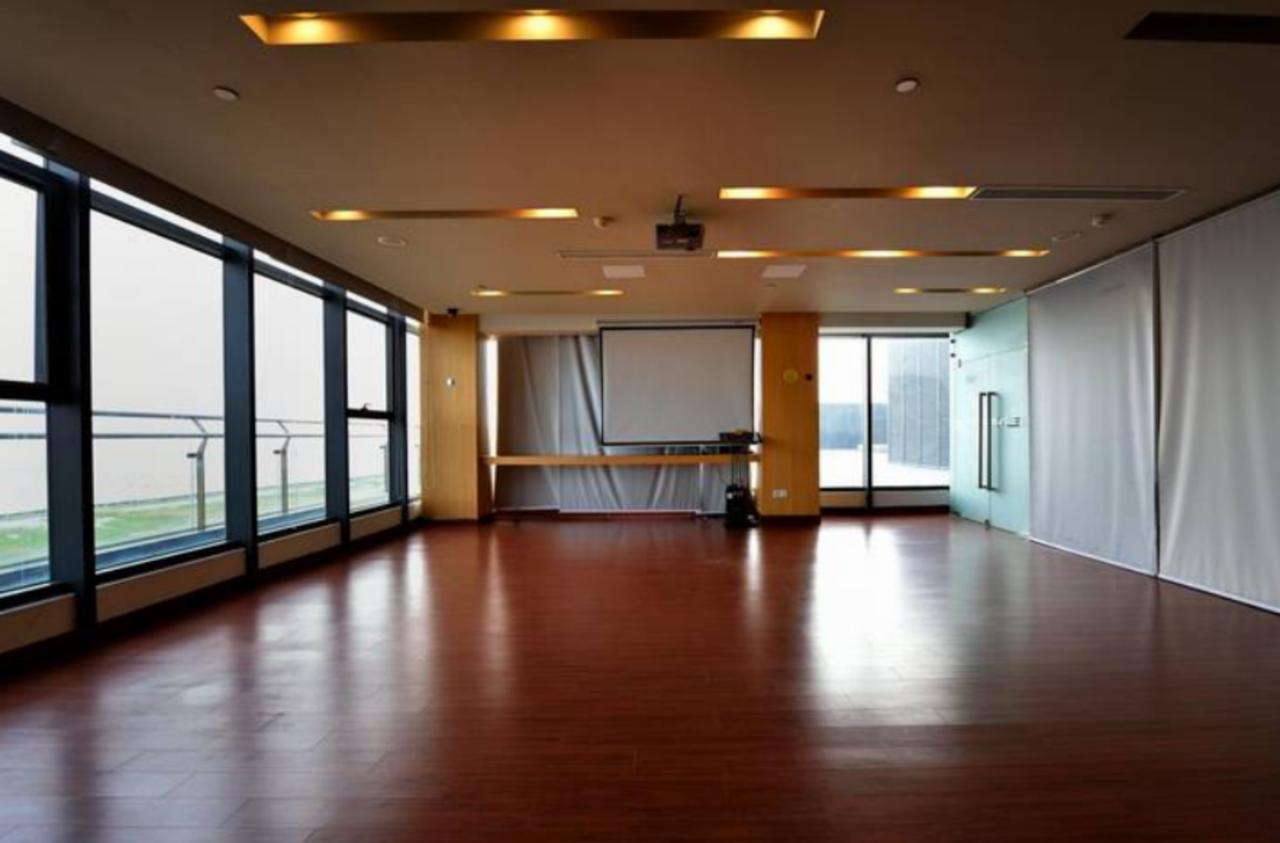 Holiday Inn Express Shanghai Nanhuizui Exterior photo