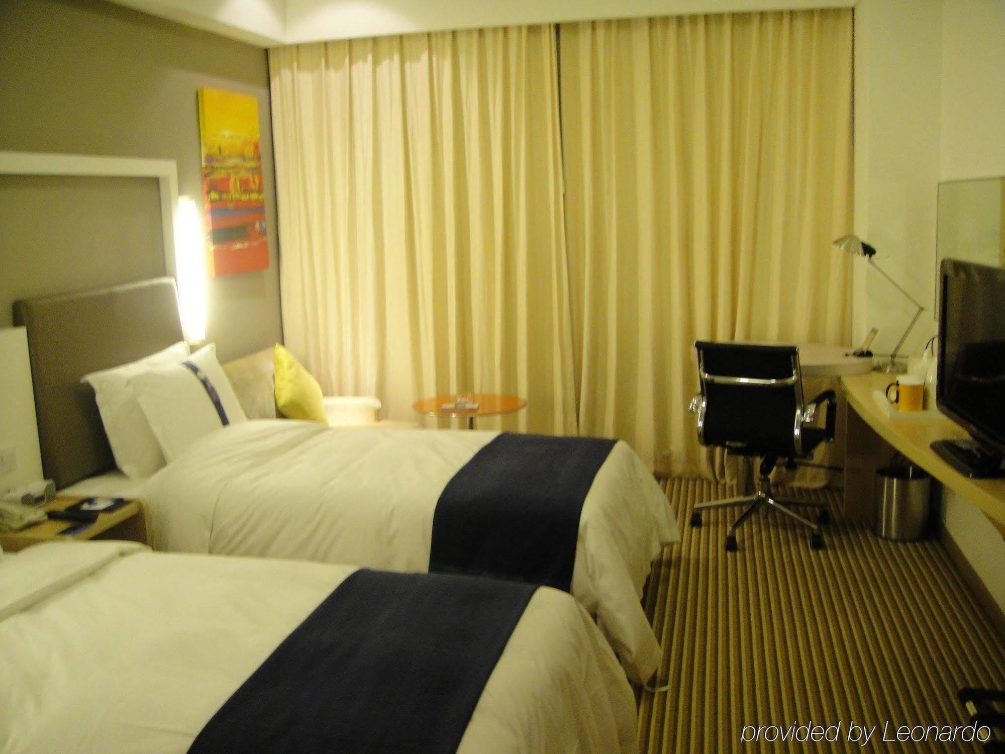 Holiday Inn Express Shanghai Nanhuizui Exterior photo